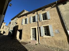 Charmante maison dans le village populaire de Caunes Minervois.
