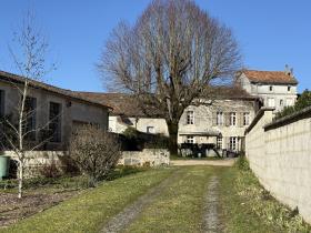 MAISON DE CARACTERE
