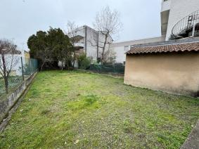 Saint Cyprien metro Ar�nes Maison amenag�e en local professionnel sur 3 niveaux
