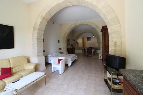 Appartement spacieux avec jardin dans un Domaine datant du 18�
