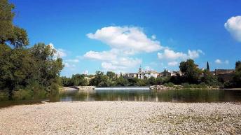 Merveilleuse propri�t� de quatre chambres avec terrasse pr�s de Pezenas !
