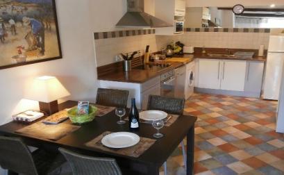 Trois appartements de charme au coeur de Saint Chinian - bon investissement.
