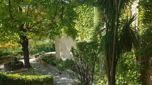 Maison de Caract�re avec 5 Chambres � Vendre 
