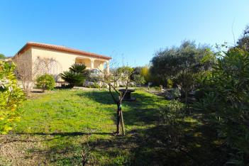 Charmante villa de plain-pied  Neffis  98 m, 3 Chambres, Grand Jardin et Garage - 315.000   Op