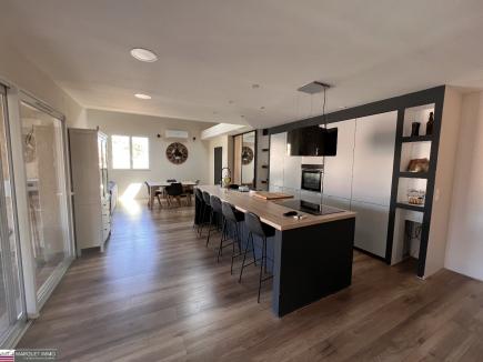 APT T4 en duplex 117 m�, terrasse 16 m�, garage 80 m� au 1� �tage d'une maison
