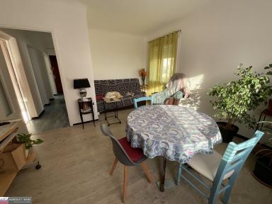 Agr�able appartement T3 offrant 62 m� avec loggia de 4 m� au 1� �tage d'un immeuble avec syndic