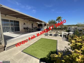 Charmante villa T4 r�cente de plain pied offrant 100 m� mitoyenne par le garage sur 400 m� de terrai
