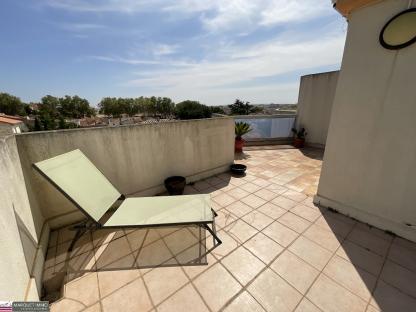 Appartement T3 offrant 49 m� avec exceptionnelle terrasse de 60 m� sans vis � vis avec une tr�s bell