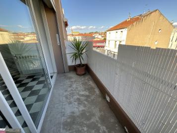Rarissime appartement T3 offrant 78 m� au 5�me �tage avec ascenseur, balcon, belle vue d�gag�e, park