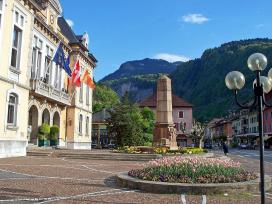 A SAISIR SUPERBE APPARTEMENT DE 3 PIECES BBC TERRASSE DANS UN QUARTIER CALME ET A PROXIMITE DES COMM