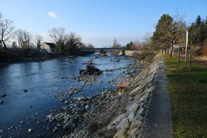 PROCHAINEMENT ! C'est � Etrembi�res, aux portes de Gen�ve, que nous vous proposons ce superbe l