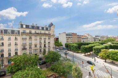 A SAISIR !! Studio  15 minutes de Paris la Dfense.
