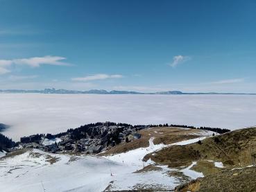 PROCHAINEMENT ! C'est � Chamrousse, Station de Ski, Recoin 1650, que vous pourrez vous �panouir