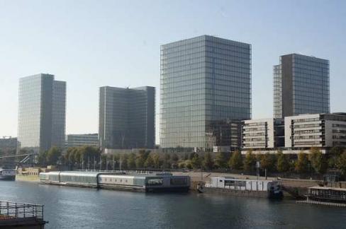 A 900 m�tres BERCY VILLAGE Superbe appartement T3 BBC TERRASSE � �trenner 9� ETAGE M14 & RER C

