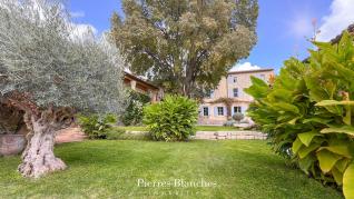 UNE GR�CE TANGIBLE �
