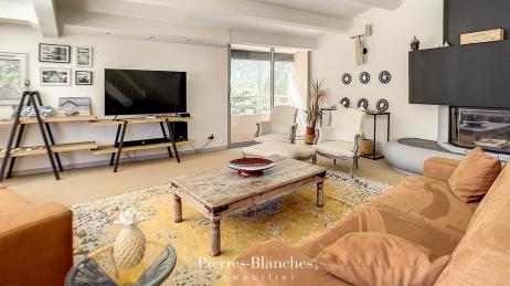 UNE AILE ENTRE CIEL ET MER �
