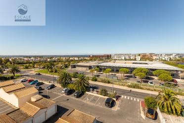 VENTE GRAND STUDIO MEZZANINE + PARKING AUX QUILLES A SETE
