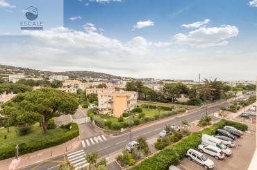 VENTE STUDIO CABINE ET TERRASSE VUE MER + PARKING QUARTIER LES QUILLES A SETE
