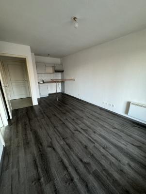 CHARMANT F2 DANS RESIDENCE DE 2009
