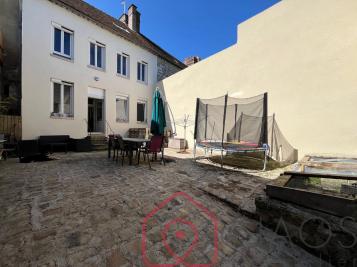 Maison centre ville de Chateua Landon 140 m�
