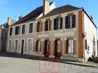 Maison de caract�re centre village -217 m� habitable
