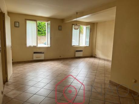 Maison de ville centre Puiseaux
