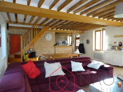 Charmante maison rnove T4-  118 m hab. 
