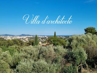 Ollioules, villa d'architecte "Gouzy", vue d�gag�e
