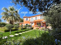 Ollioules, villa 5 chambres avec piscine, garage et 2 caves
