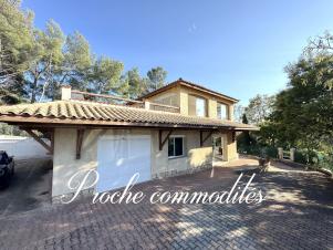 Six-Fours les Plages, maison 4 chambres + garage et atelier, � 3 mn � pied des commerces
