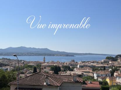 Sanary-sur-Mer, T3 vue mer avec jardin et garage  5 min  pied du village
