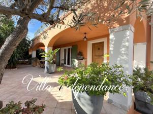 Sanary-sur-Mer, villa avec dpendance  5 mn en voiture du port
