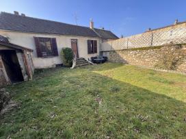MAISON EN PIERRE
