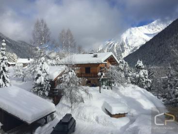Chalet avec mazot en vente � CHAMONIX vue panoramique sur le MONT BLANC
