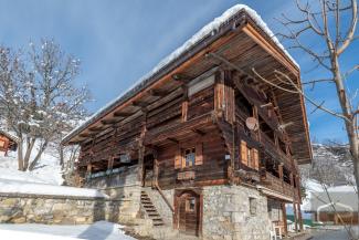 Magnifique chalet traditionnel de 225 m� avec Mazot en vente au GRAND BORNAND Chinaillon
