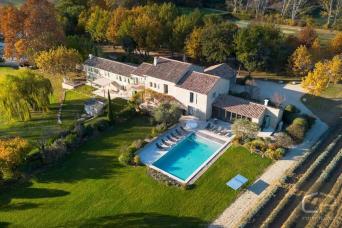 Mas provencal en vente � GORDES 84050 avec de tres belles prestations
