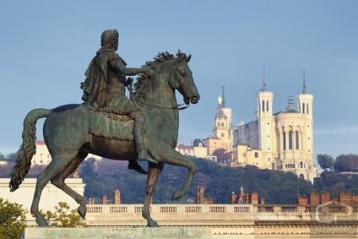 Magnifique appartement de 6 pieces � vendre place bellecour � LYON 69002 !
