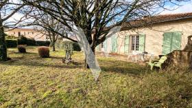 Charmante villa de plain-pied avec piscine
