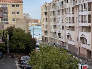 S�te centre ville T2 vue canal 
