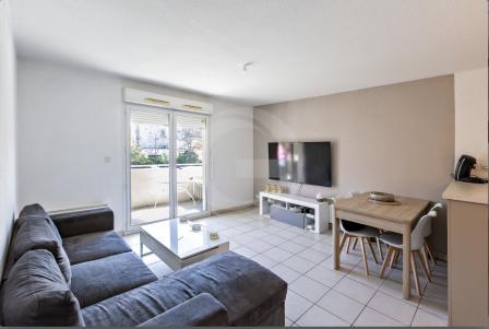 SETE APPARTEMENT T2 LUMINEUX
