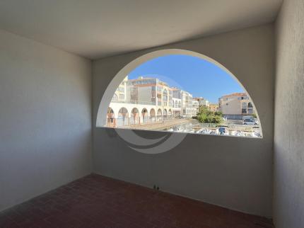 STUDIO MEUBLE AVEC VUE MARINA SETE
