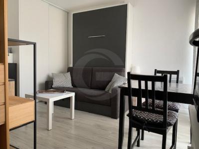 STUDIO ASCENSEUR LOGGIA FERMEE 50M DES THERMES

