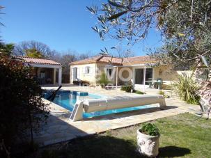SECT. PEZENAS / VILLA PP + STUDIO SUR 900 m� PISCINE GARAGE
