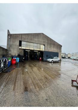  Murs Commerciaux � Angers - Id�al pour Activit�s Professionnelles ou Projet H�telier
