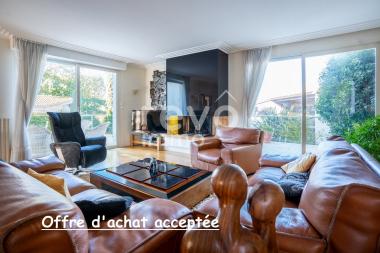 Maison d'architecte � proximit� des services et commodit�s
