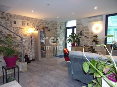 ST FLIX DE LODEZ / MAISON DE CHARME T7 AVEC GARAGE
