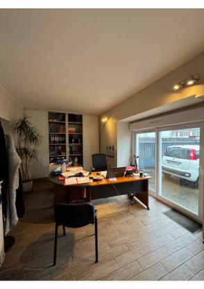  Murs Commerciaux � Angers - Id�al pour Activit�s Professionnelles ou Projet H�telier
