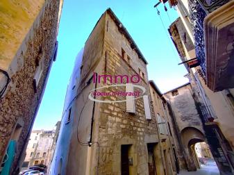 CLERMONT L'H�RAULT Centre : maison de village avec garage, grenier am�nageable, et cave
