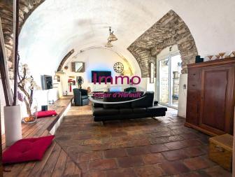 MAISON DE VILLAGE AVEC COUR ET TERRASSE
