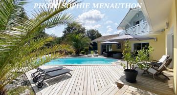 VILLA D'ARCHITECTE DE TYPE T7 DE 200 M2 DONT UN APPARTEMENT DE TYPE T3 DE 40 M2
